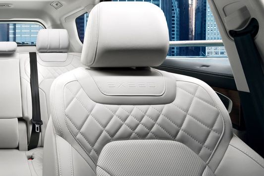 Эргономичные сиденья с электрорегулировками